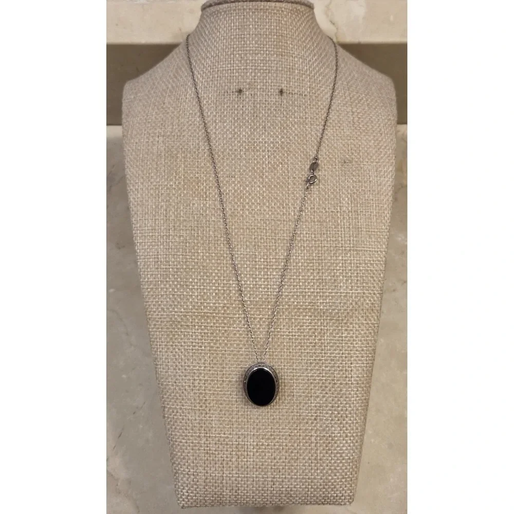 Vintage Sterling Silver & Black Onyx Pendant / Brooch 18